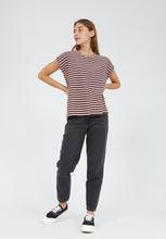 Lade das Bild in den Galerie-Viewer, JAARIN KNITTED STRIPE

